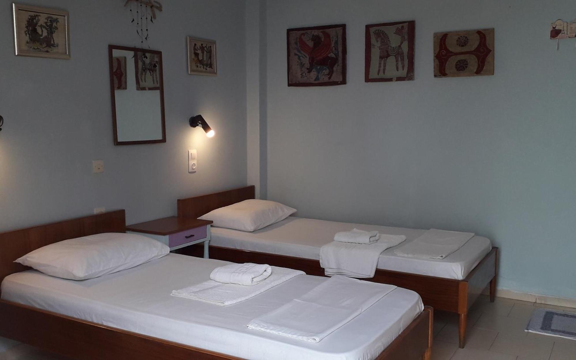 Αmmos Rooms Palaiochora Exterior photo