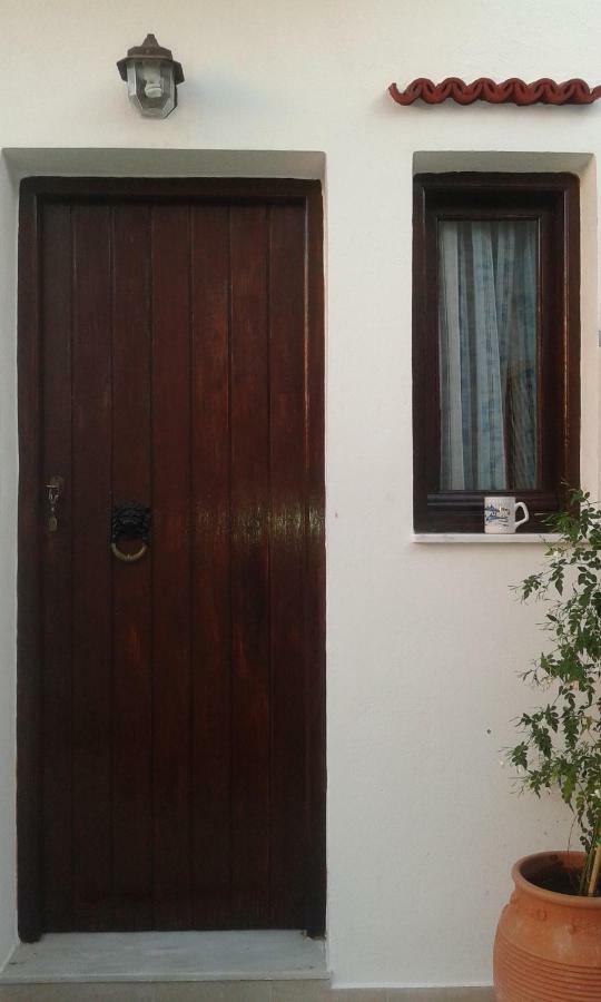 Αmmos Rooms Palaiochora Exterior photo