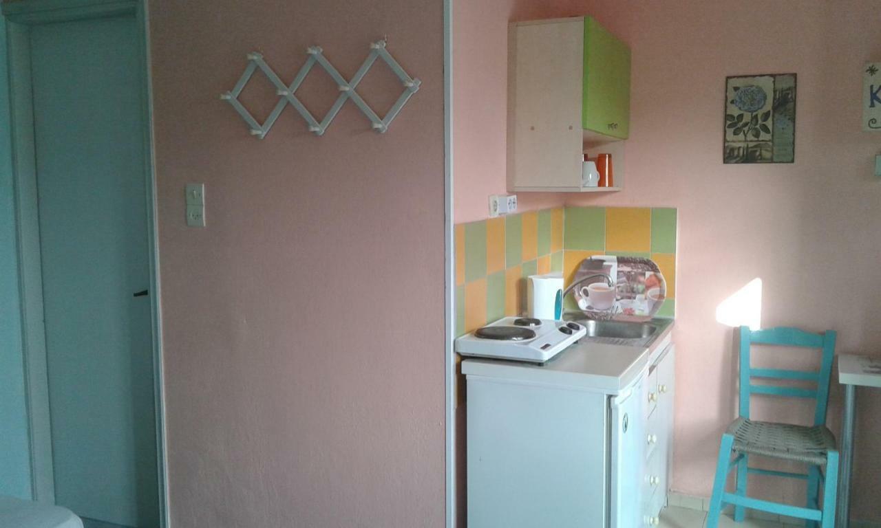 Αmmos Rooms Palaiochora Exterior photo
